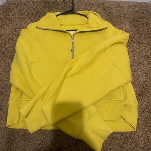 Lululemon scuba, mustard yellow color size xs/s
